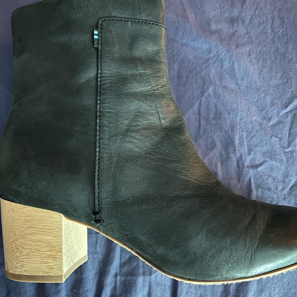 Toms Black Boots with Tan Heel